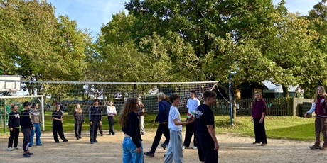 Powiększ grafikę: 1-dl-i-1-el-zielona-szkola-715416.jpg