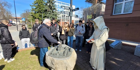 Powiększ grafikę: aplino-na-trasie-685261.jpg