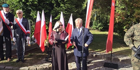 Powiększ grafikę: dzien-sybiraka-639236.jpg