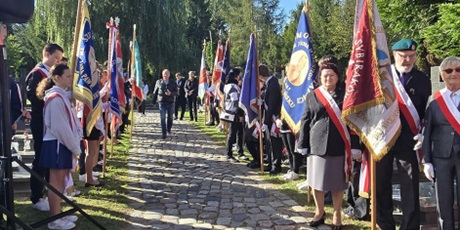 Powiększ grafikę: dzien-sybiraka-639237.jpg