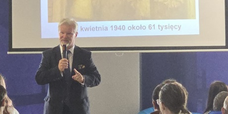 Powiększ grafikę: lekcja-otwarta-o-dniu-sybiraka-639227.jpg