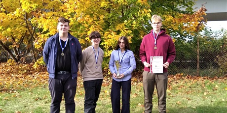 Powiększ grafikę: mistrzostwa-gdanska-w-szachach-druzynowych-mamy-srebro-652372.jpg