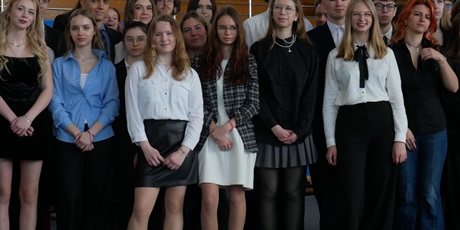 Powiększ grafikę: pozegnanie-absolwentow-613031.jpg