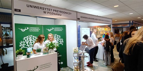 Powiększ grafikę: salon-maturzystow-w-gdansku-710830.jpg