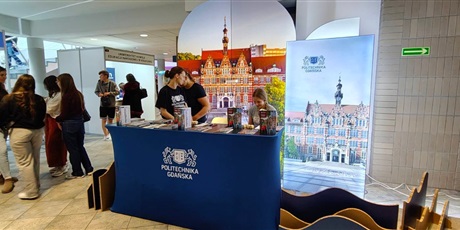 Powiększ grafikę: salon-maturzystow-w-gdansku-710834.jpg
