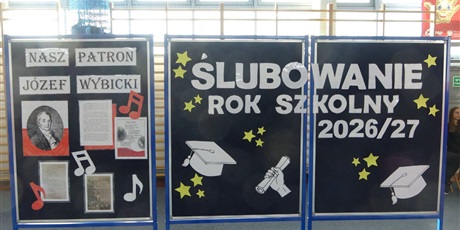 UROCZYSTE ŚLUBOWANIE UCZNIÓW KLAS PIERWSZYCH