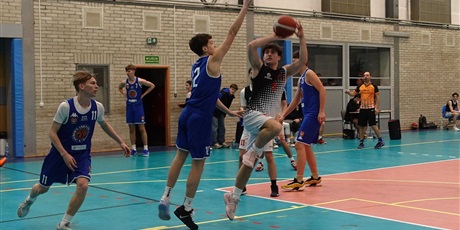 Powiększ grafikę: vii-lo-trzecia-druzyna-gdanska-w-koszykowce-chlopcow-680927.jpg