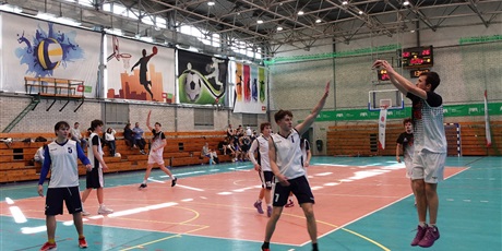 Powiększ grafikę: vii-lo-trzecia-druzyna-gdanska-w-koszykowce-chlopcow-680928.jpg