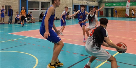 Powiększ grafikę: vii-lo-trzecia-druzyna-gdanska-w-koszykowce-chlopcow-680929.jpg