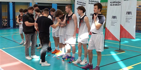 Powiększ grafikę: vii-lo-trzecia-druzyna-gdanska-w-koszykowce-chlopcow-680932.jpg